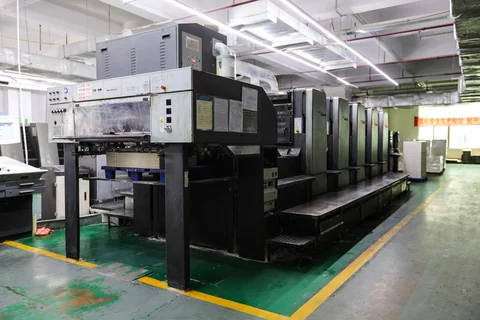 景兴包装海德堡 CD 印刷机实景,展示单张纸胶印与品牌图文工序